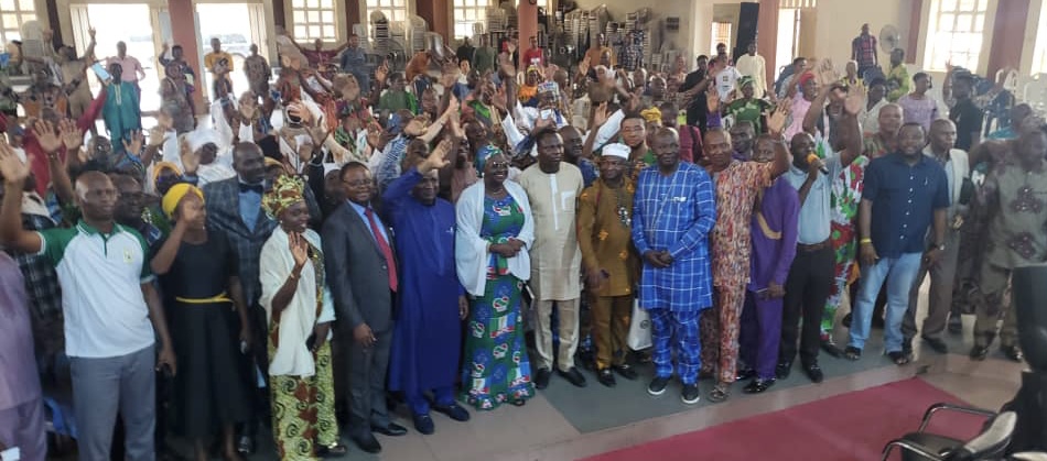 ENGR. NOIMOT MEETS CHRISTIAN COMMUNITY, CANVASS VOTE  FOR  ABIODUN RE-ELECTION